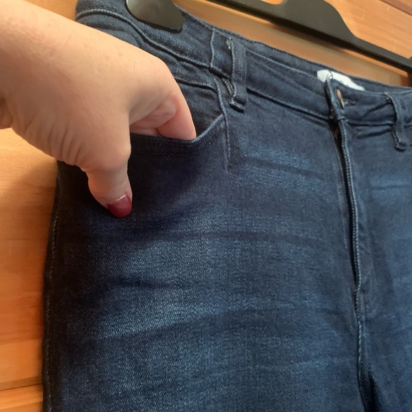 Women’s dark wash Kancan made for Maurice’s stretchy and soft jeans size 31. - Picture 5 of 14